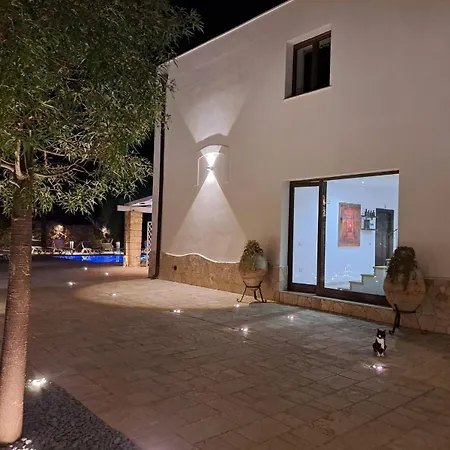 فندق مبيت وإفطار Casale Salento