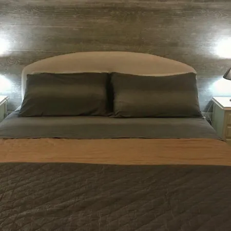 فندق مبيت وإفطار Casale Salento *